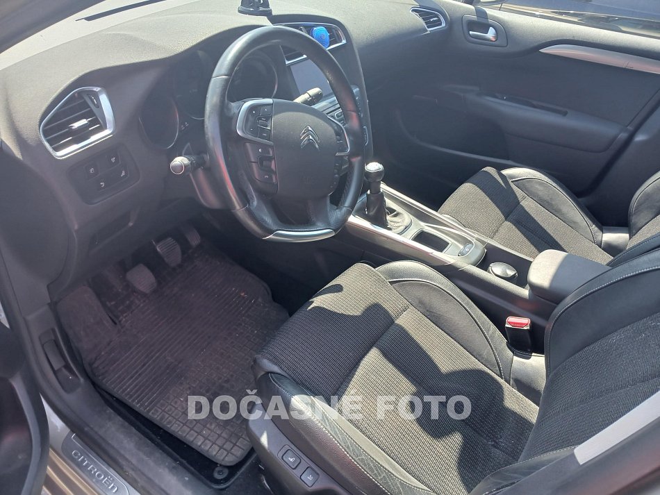 Citroën C4 1.6i 