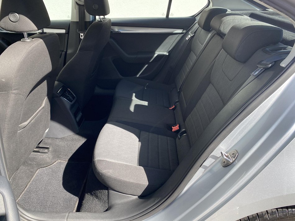 Škoda Octavia III 2.0TDi Elegance