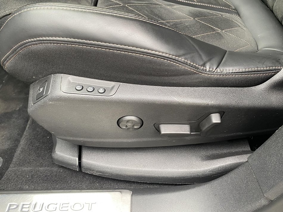 Peugeot 3008 2.0 HDi GT