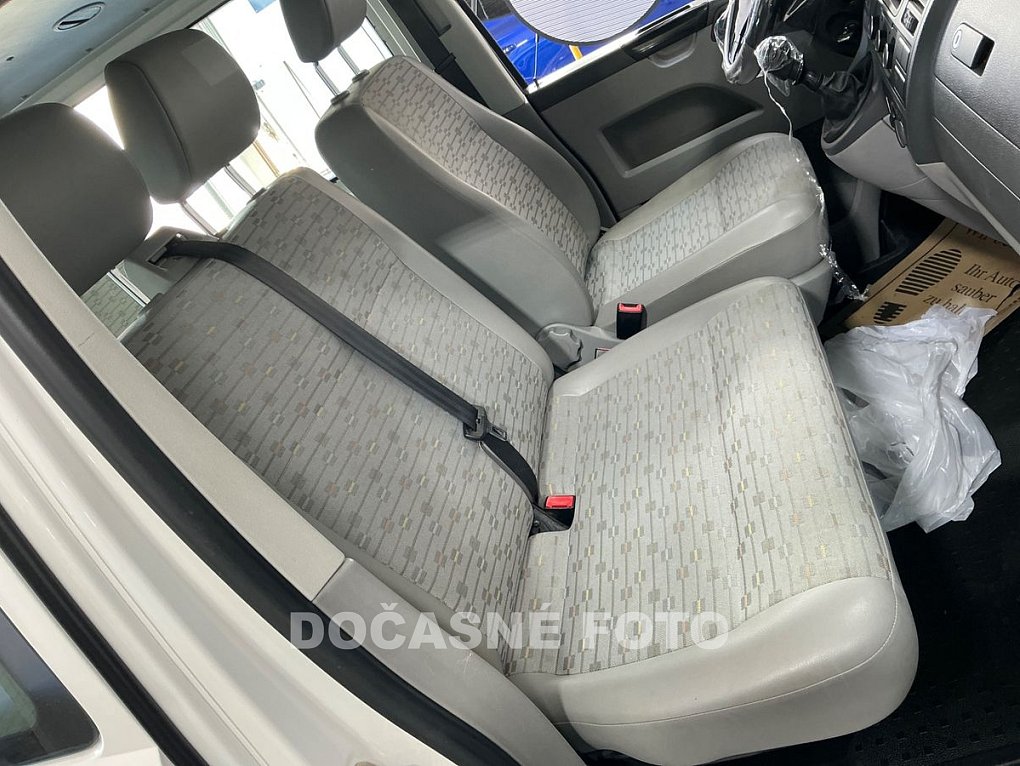 Volkswagen Transporter 2.0TDi  4x4 L2H1 9míst