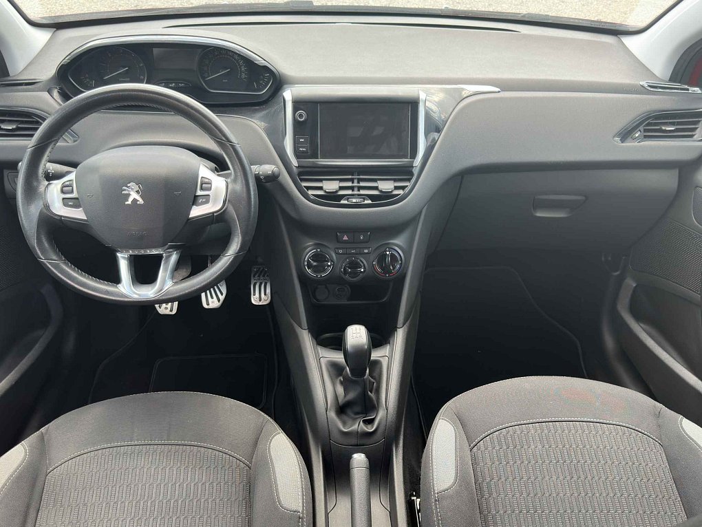Peugeot 208 1.6 HDi 