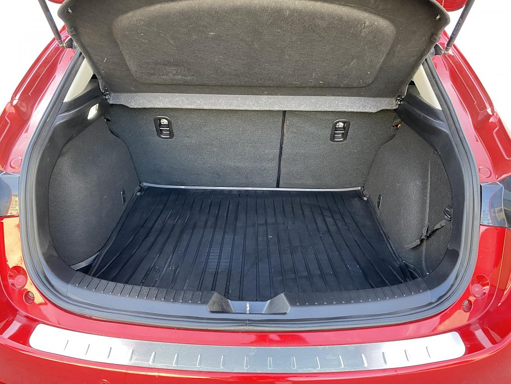 Mazda 3 2.0 i 