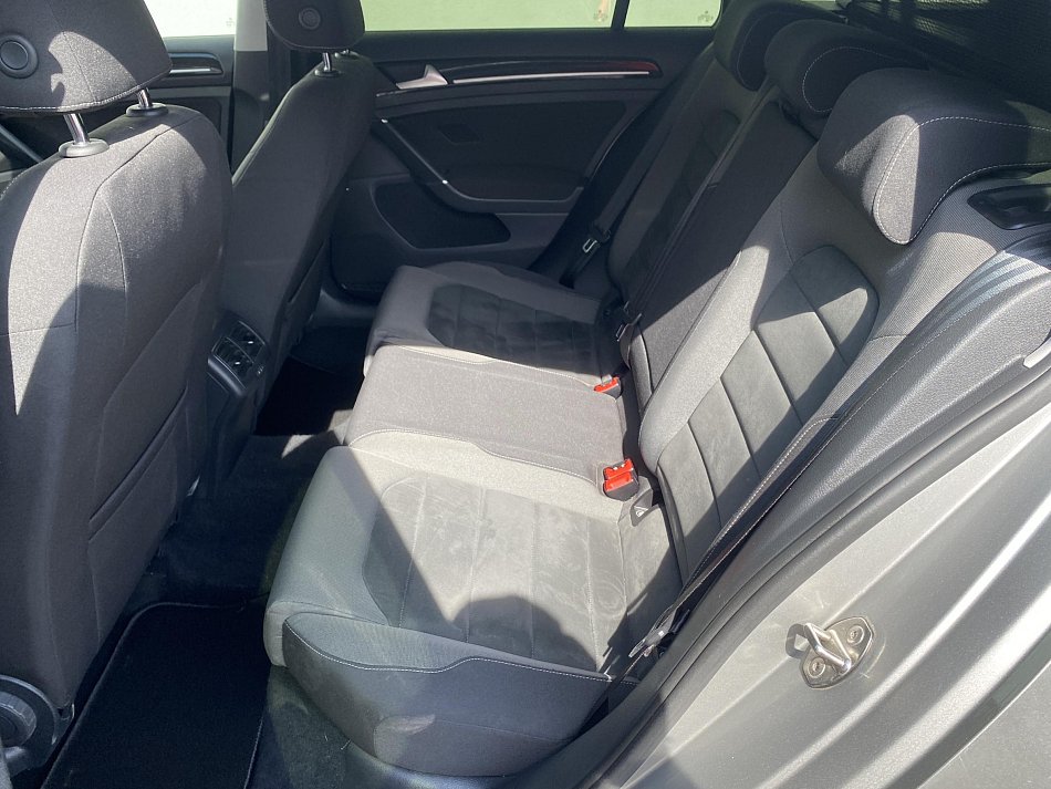 Volkswagen Golf 2.0 TDi Highline