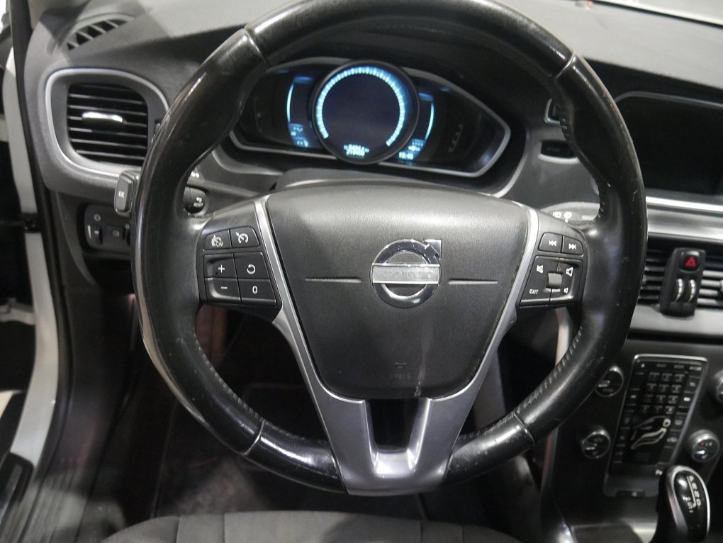 Volvo V40 2.0D 