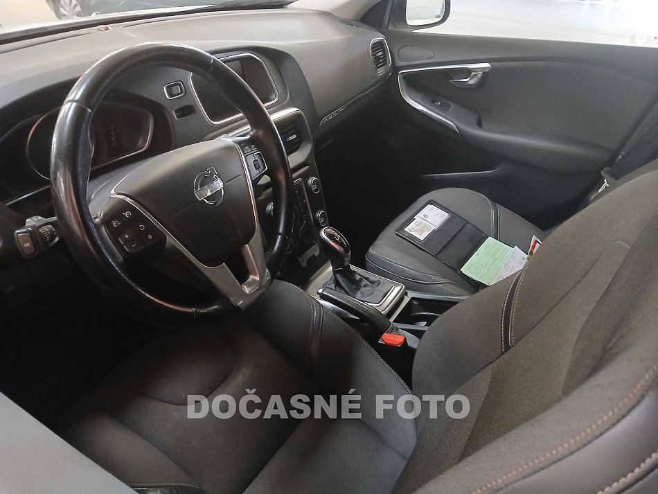 Volvo V40 2.0D 