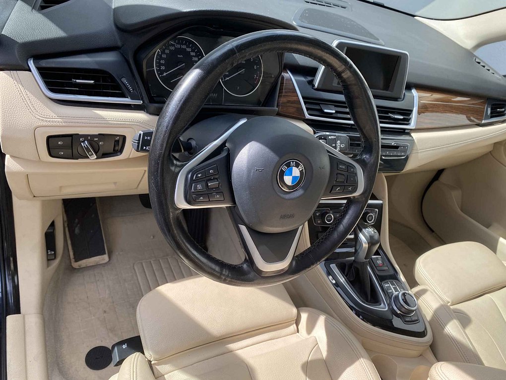 BMW Řada 2 2.0T LuxuryLine 225i xDrive