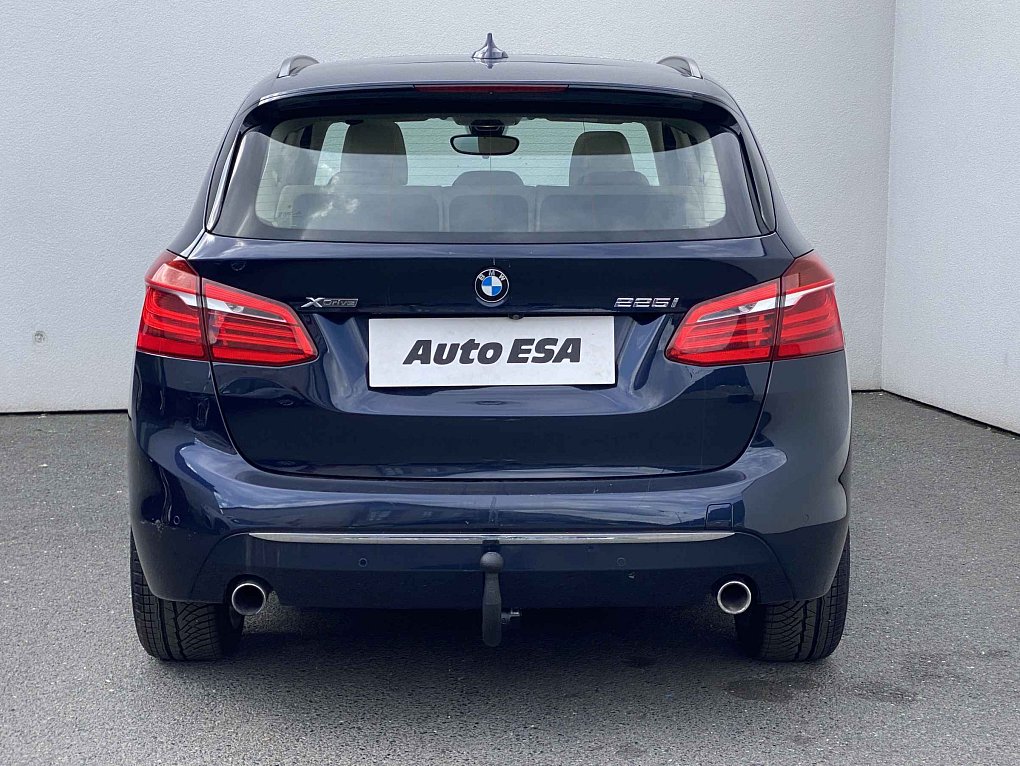 BMW Řada 2 2.0T LuxuryLine 225i xDrive