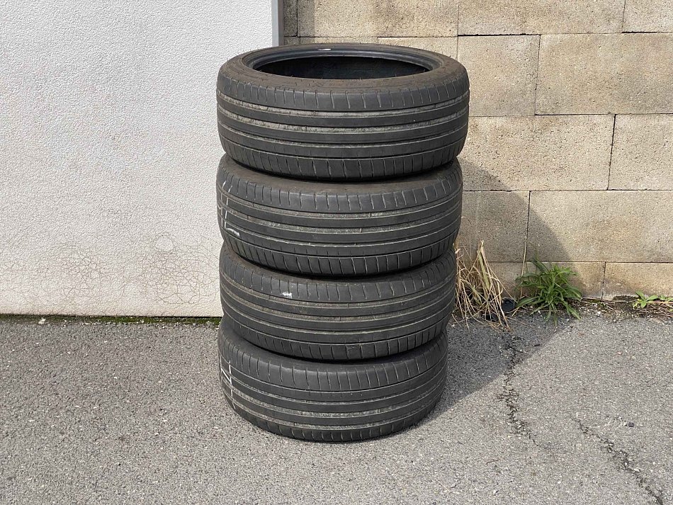 BMW Řada 2 2.0T LuxuryLine 225i xDrive