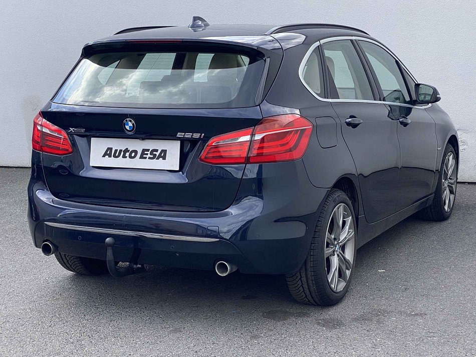 BMW Řada 2 2.0T LuxuryLine 225i xDrive