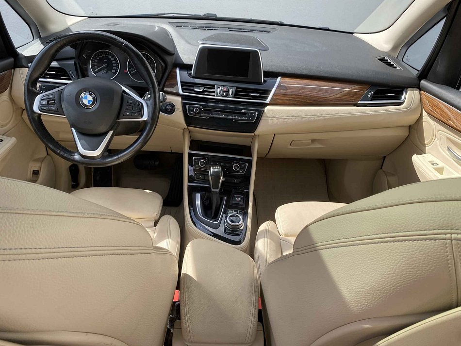 BMW Řada 2 2.0T LuxuryLine 225i xDrive