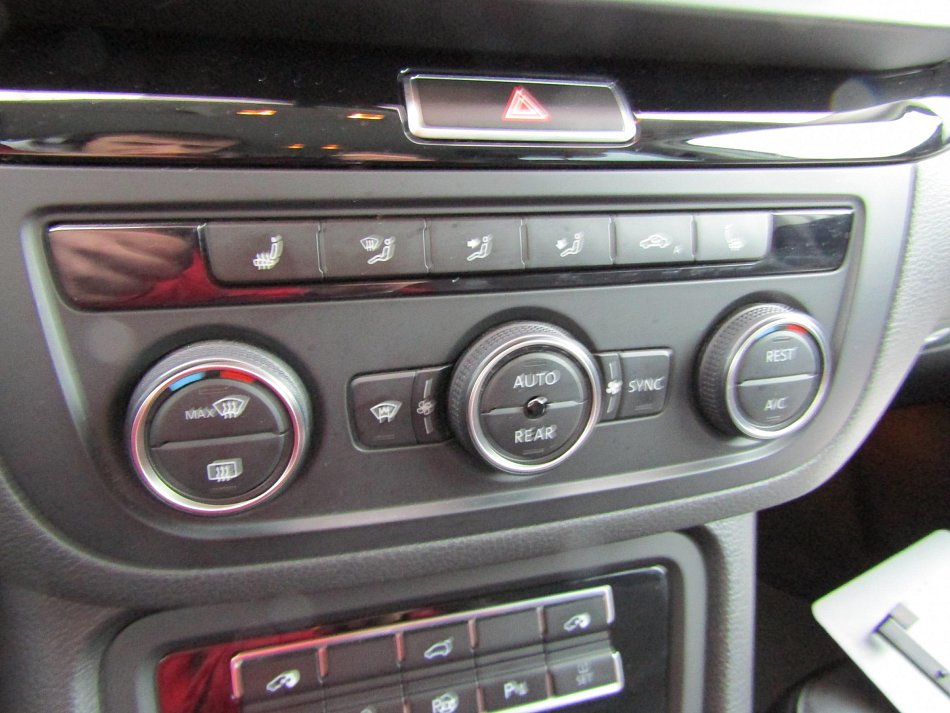 Volkswagen Sharan 2.0 TDi  4x4, 7míst