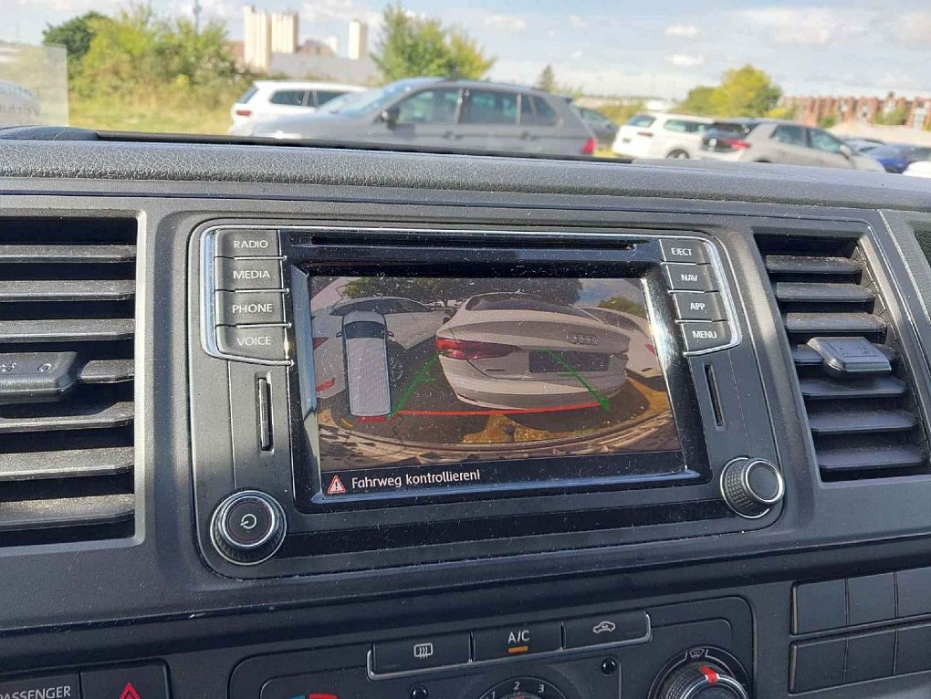 Volkswagen Transporter 2.0TDi  8míst