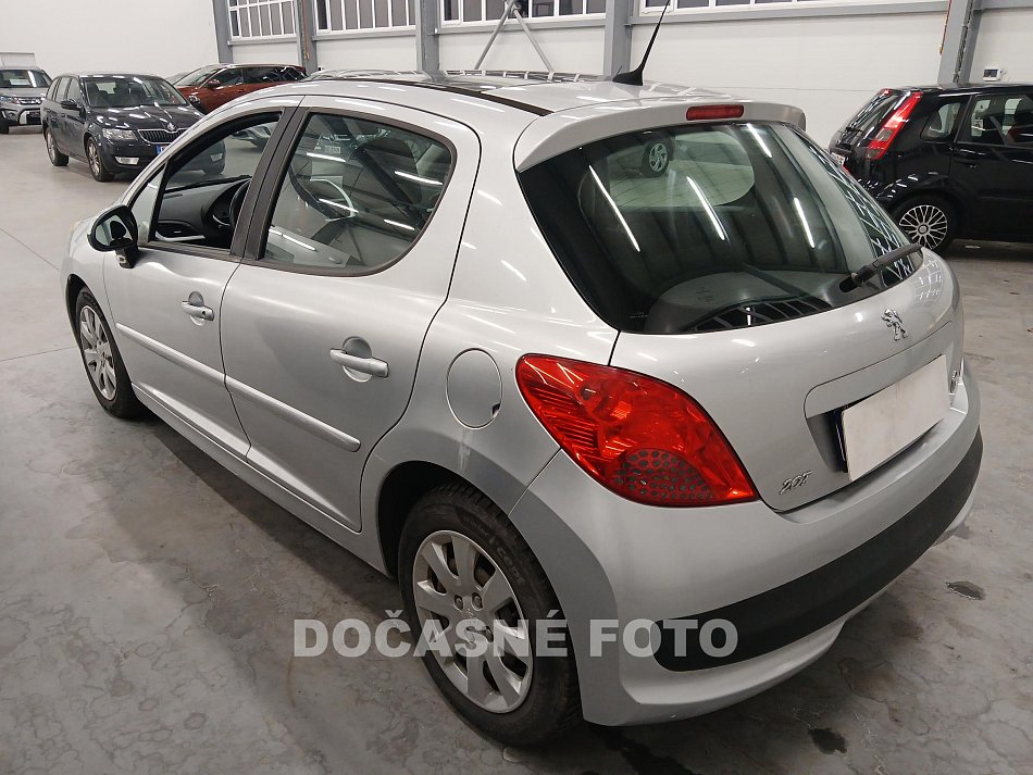 Peugeot 207 1.4i 