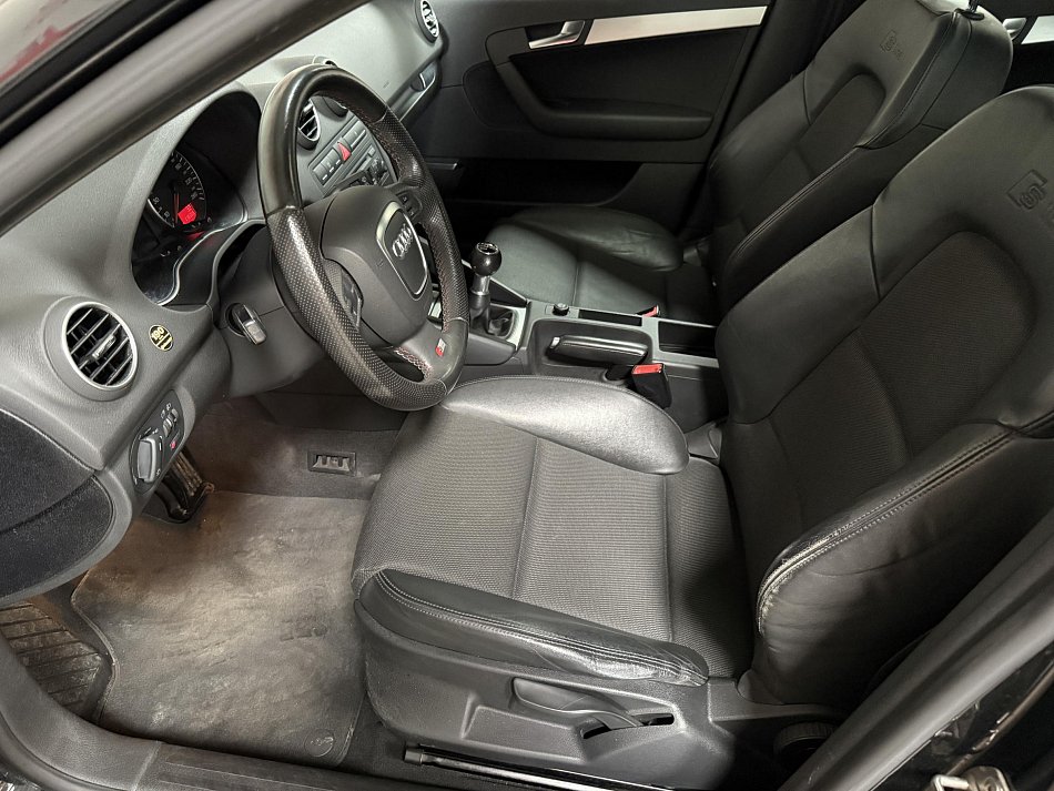 Audi A3 1.6 FSi S-line