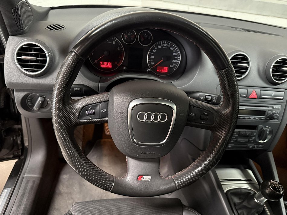 Audi A3 1.6 FSi S-line