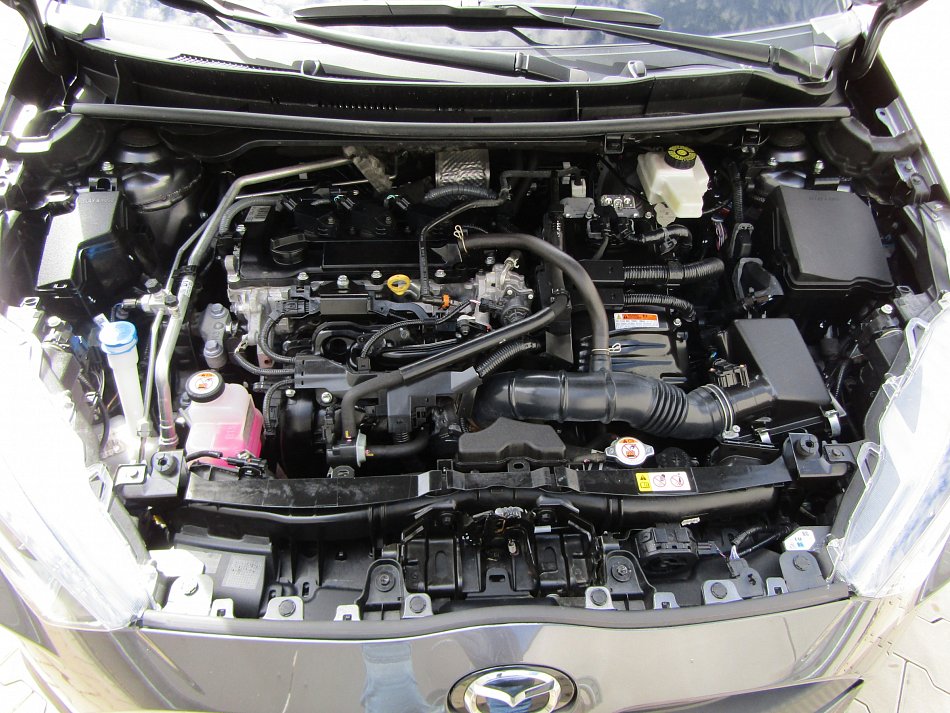 Mazda 2 1.5 VVFi  hybrid