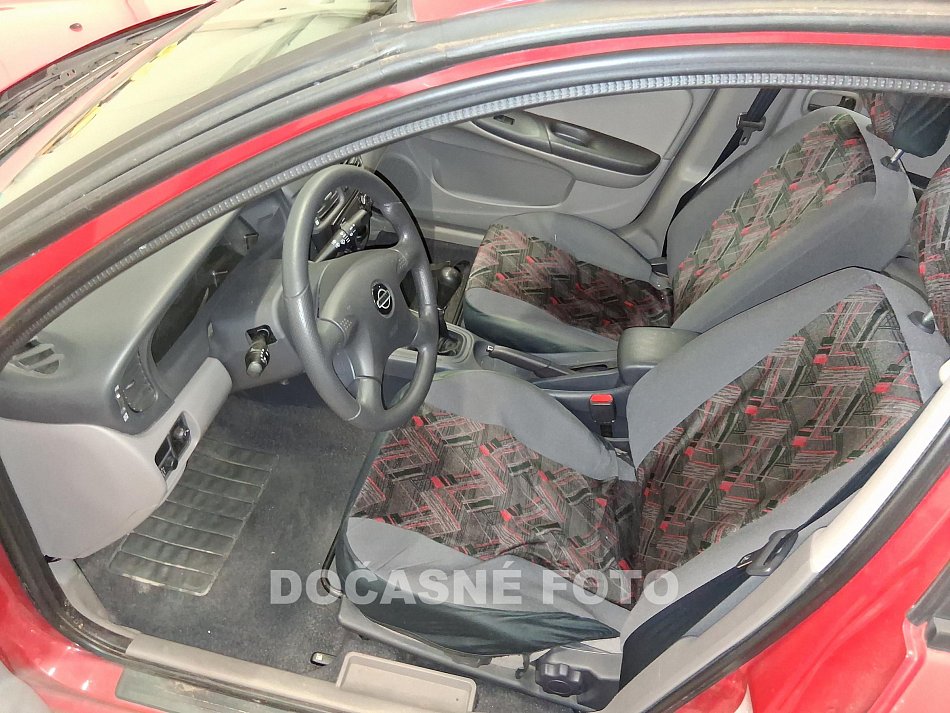Nissan Almera 1.5 i 