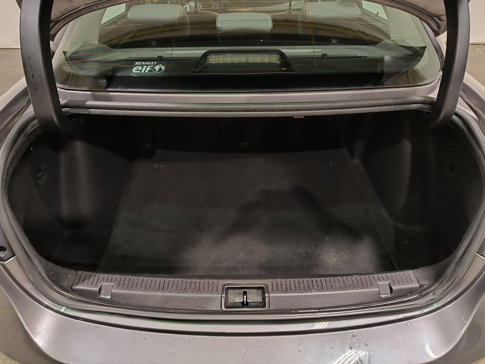 Renault Fluence 1.6i 