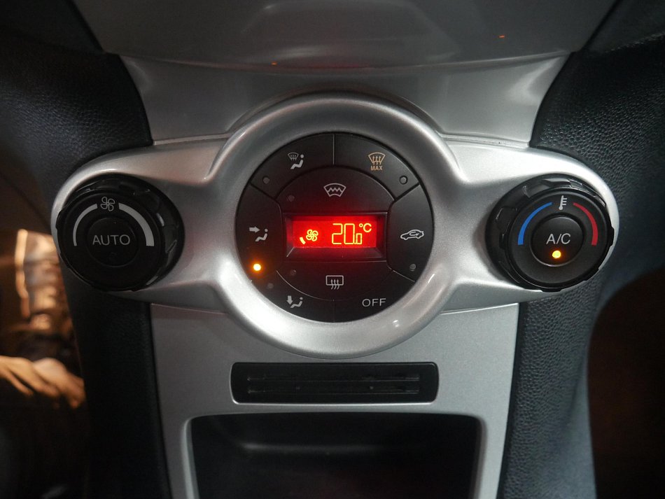 Ford Fiesta 1.6i Titanium