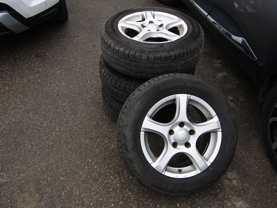 Škoda Octavia 1.6MPi Ambiente