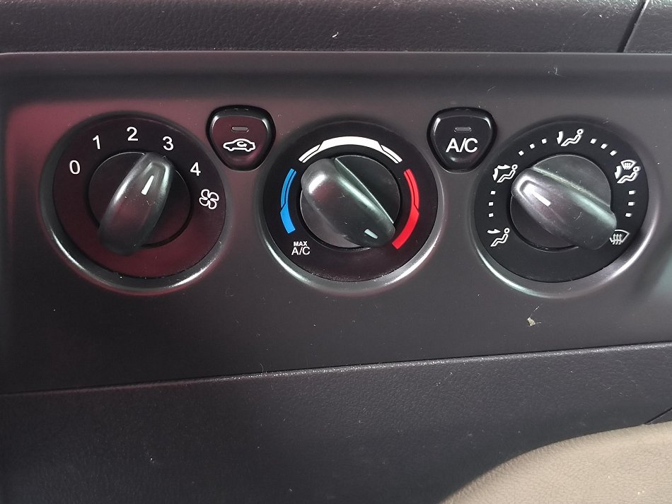 Ford Transit Custom 2.2TDCi Limited L2 5míst