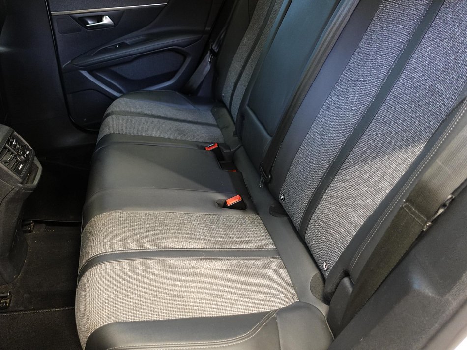 Peugeot 3008 1.2PT Allure