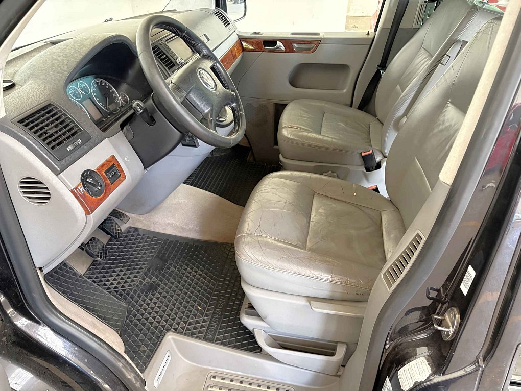 Volkswagen Multivan 2.5TDi 