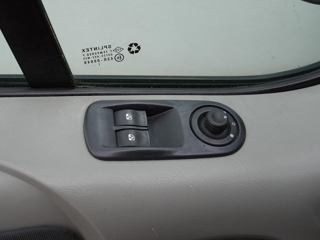 Opel Vivaro 2.0CDTi Tour 5míst