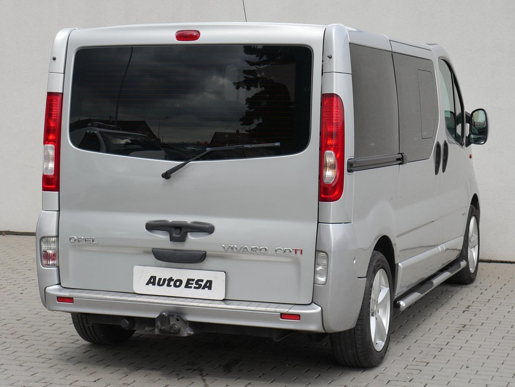 Opel Vivaro 2.0CDTi Tour 5míst