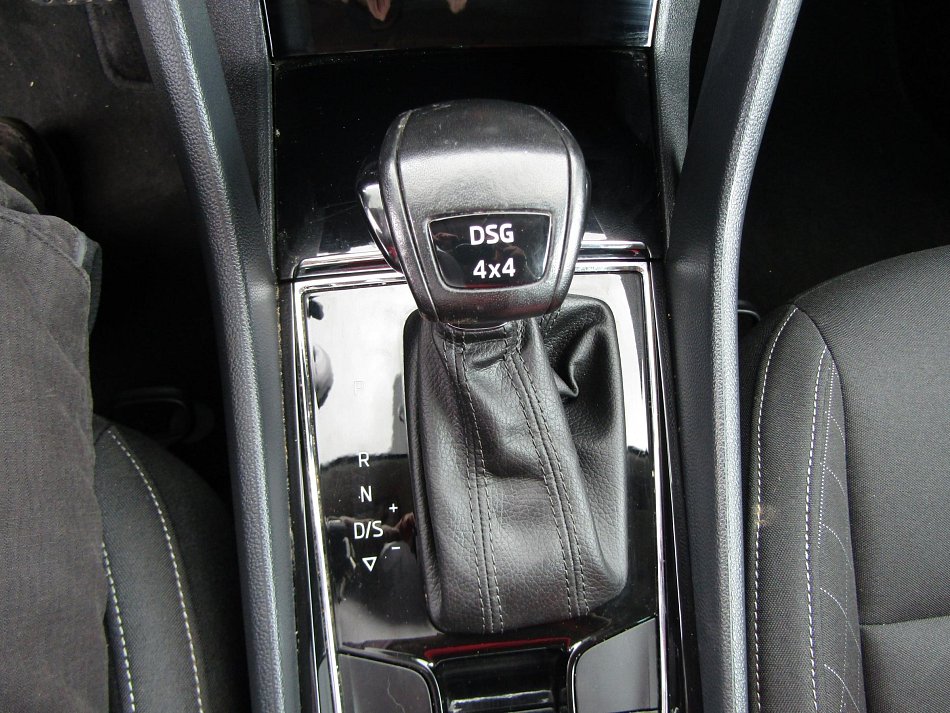 Škoda Karoq 1.5 TSi Soleil 4x4