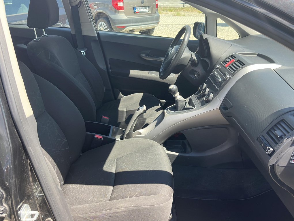 Toyota Auris 1.3 VVT- i 