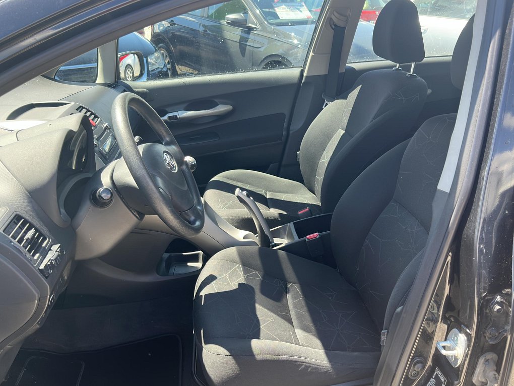 Toyota Auris 1.3 VVT- i 