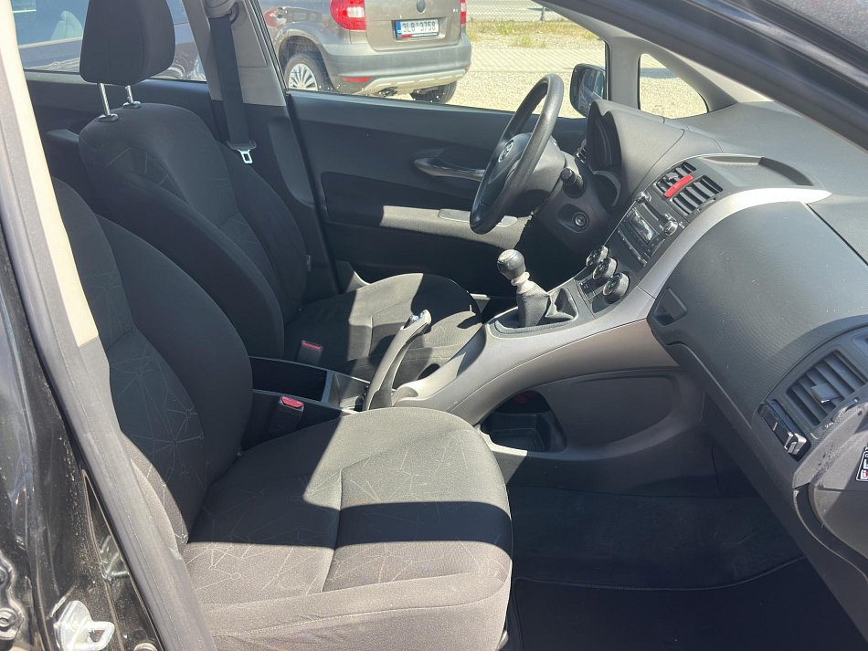 Toyota Auris 1.3 VVT- i 