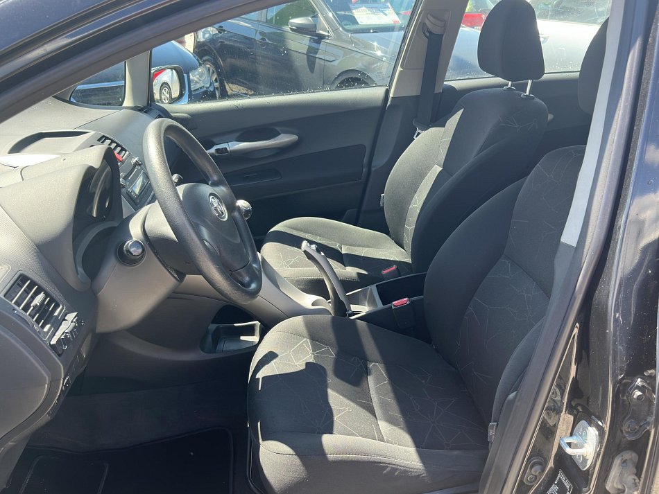 Toyota Auris 1.3 VVT- i 