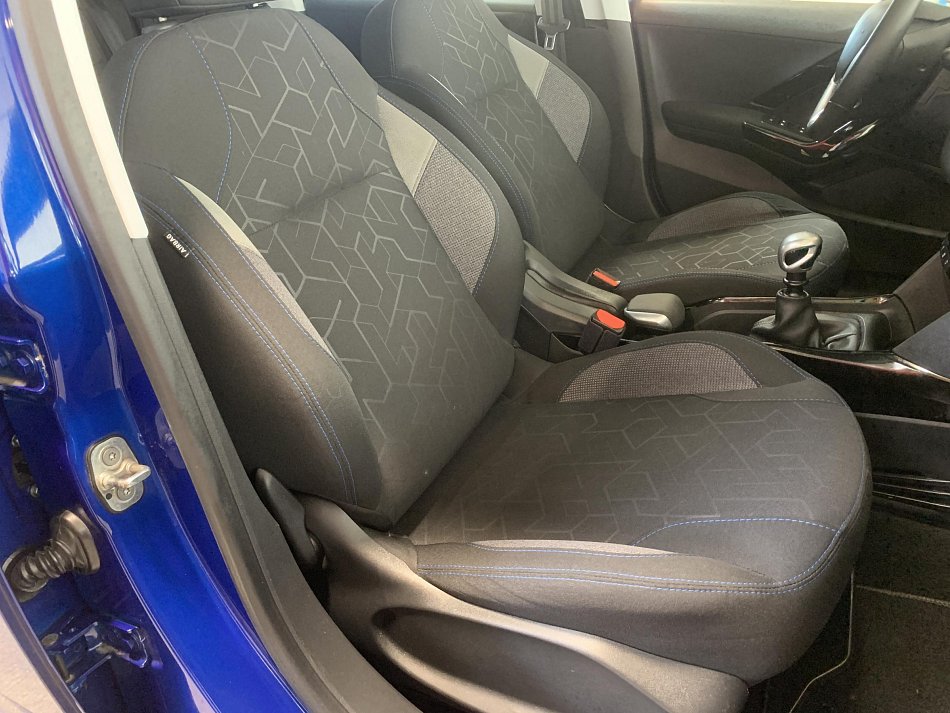 Peugeot 2008 1.2PT Signature