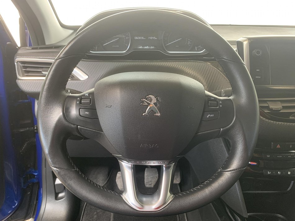 Peugeot 2008 1.2PT Signature
