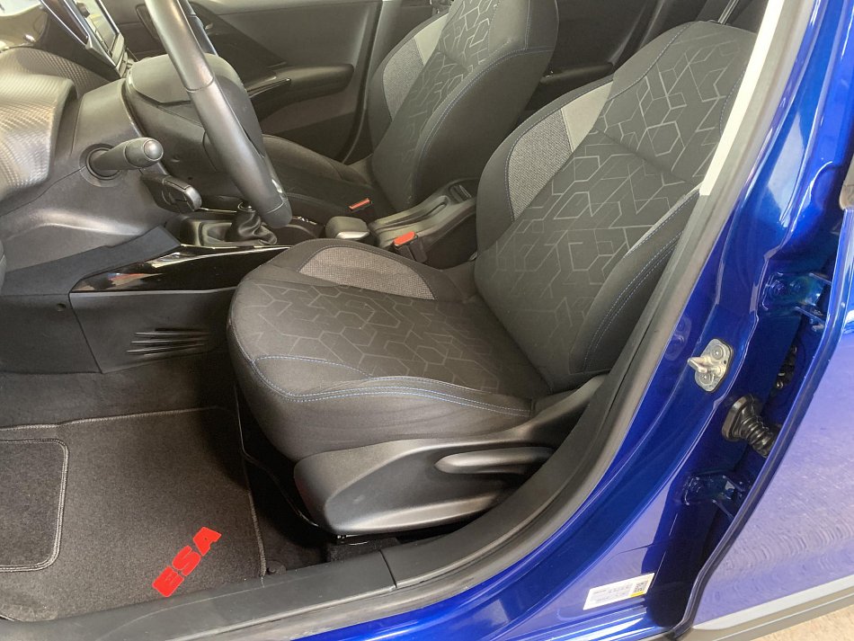 Peugeot 2008 1.2PT Signature