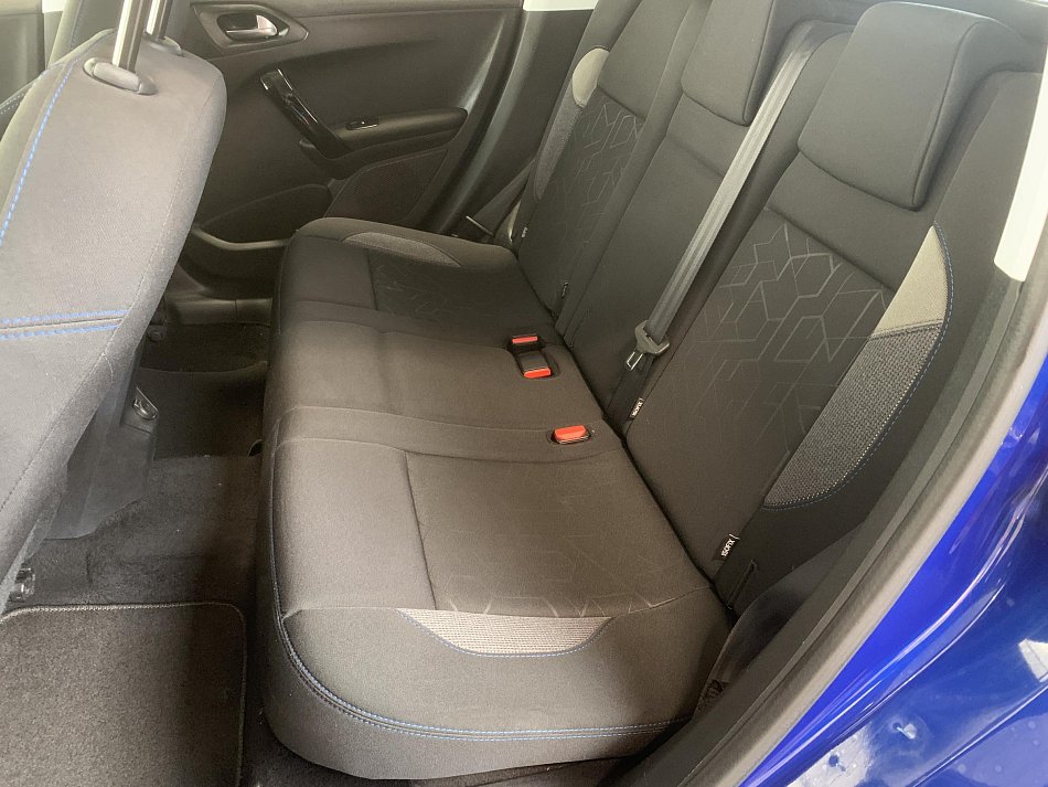 Peugeot 2008 1.2PT Signature