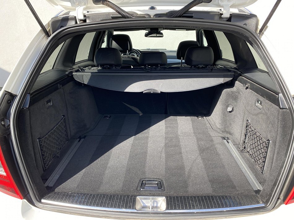 Mercedes-Benz Třída C 1.6 CGi Avantgarde C180