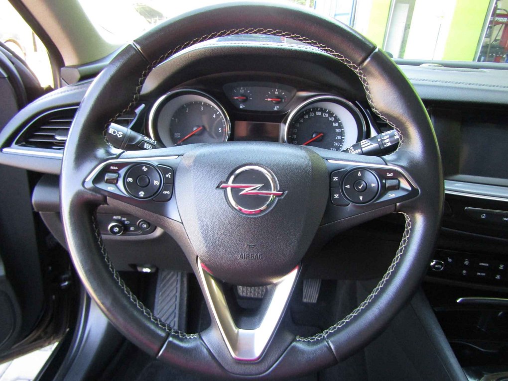Opel Insignia 1.6 CDTi 