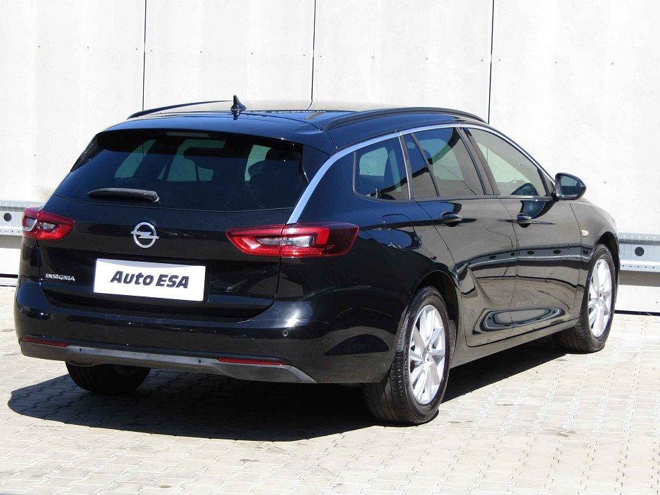 Opel Insignia 1.6 CDTi 