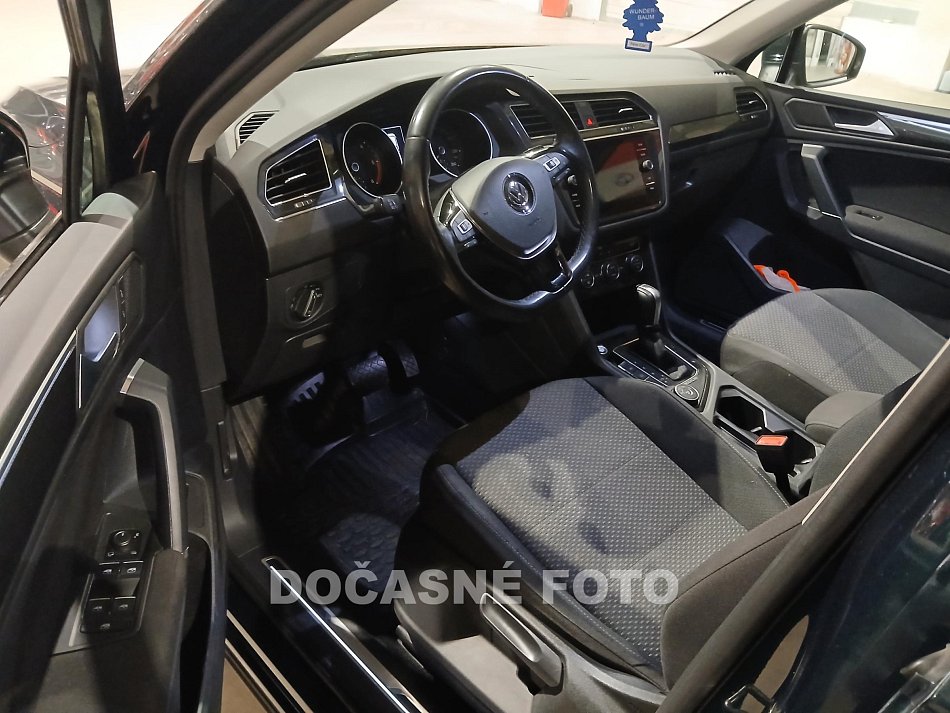 Volkswagen Tiguan 2.0. 