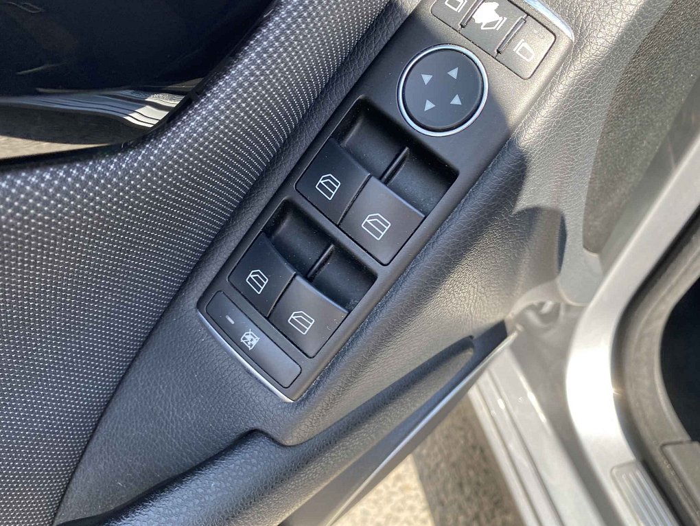 Mercedes-Benz Třída C 2.2 CDi  C200