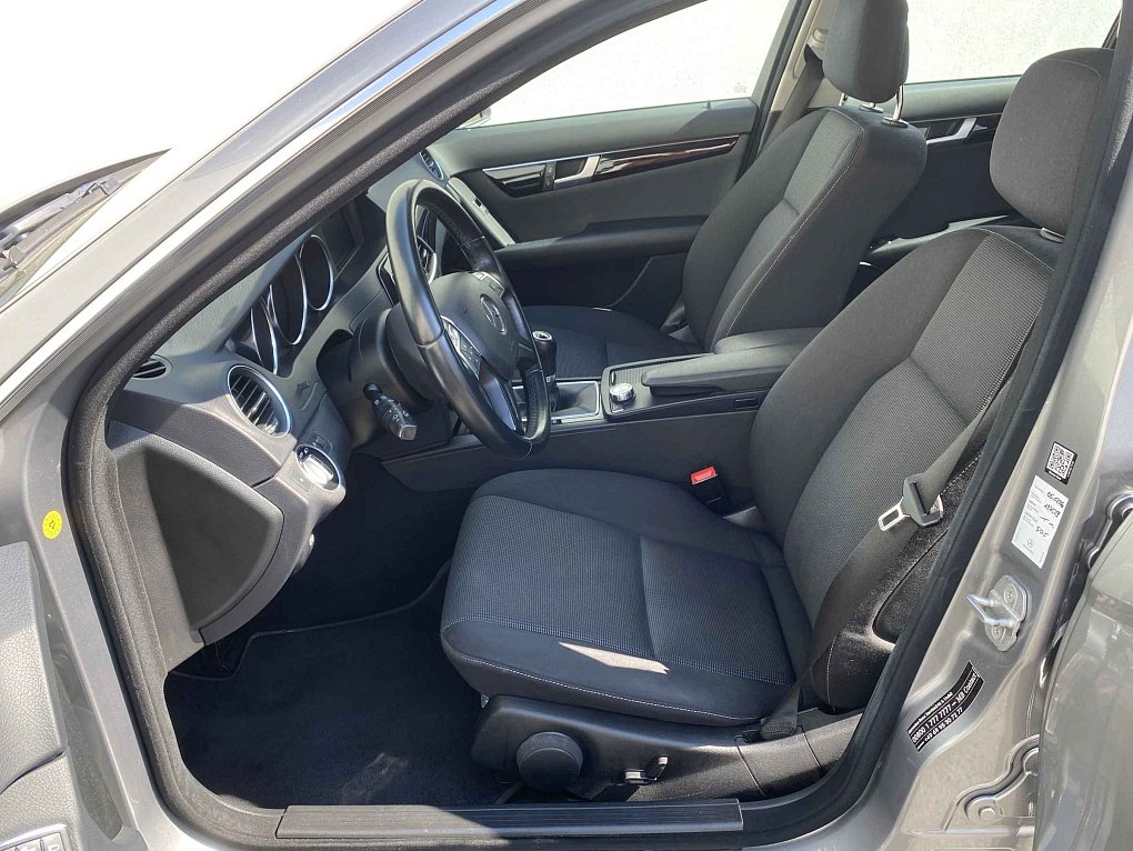 Mercedes-Benz Třída C 2.2 CDi  C200