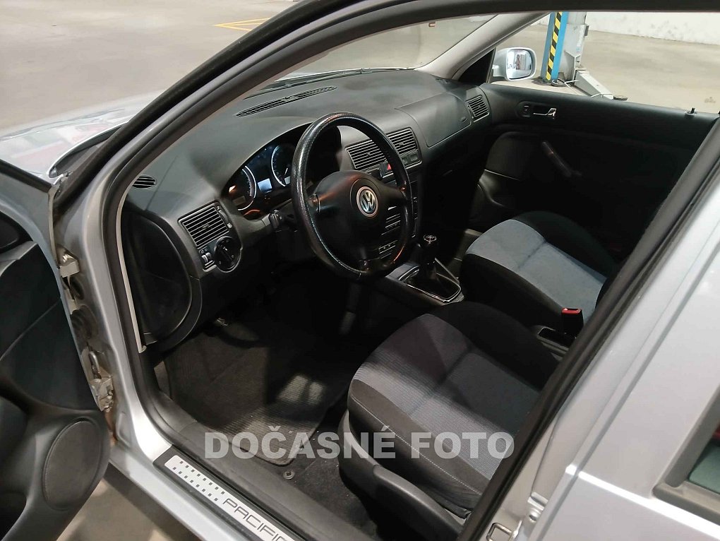 Volkswagen Golf 1.4i 
