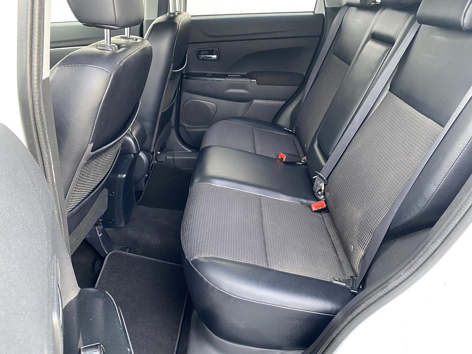 Peugeot 4008 1.6 HDi Style 4WD