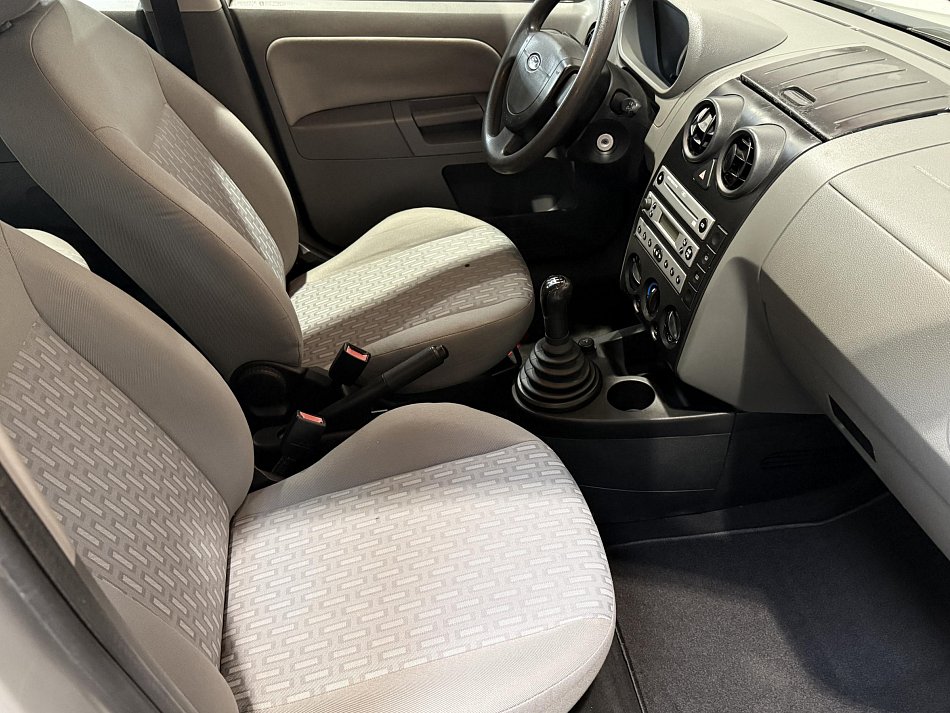Ford Fusion 1.6 i 