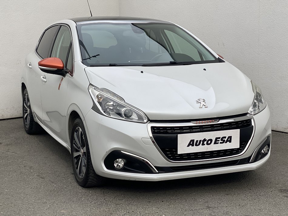 Peugeot 208 1.2PT Roland Garros