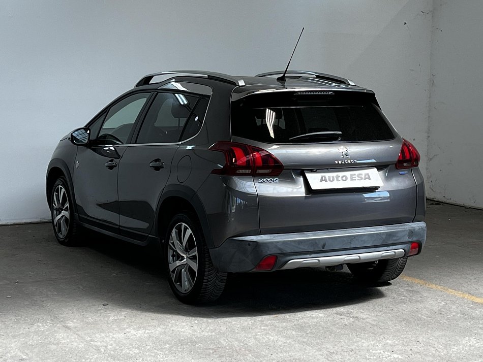 Peugeot 2008 1.2 PT Crossway