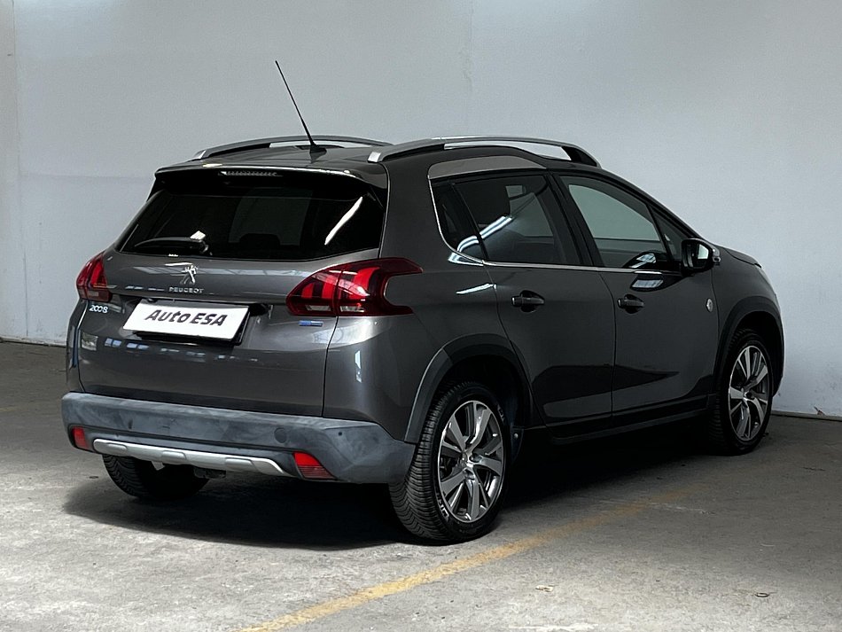Peugeot 2008 1.2 PT Crossway